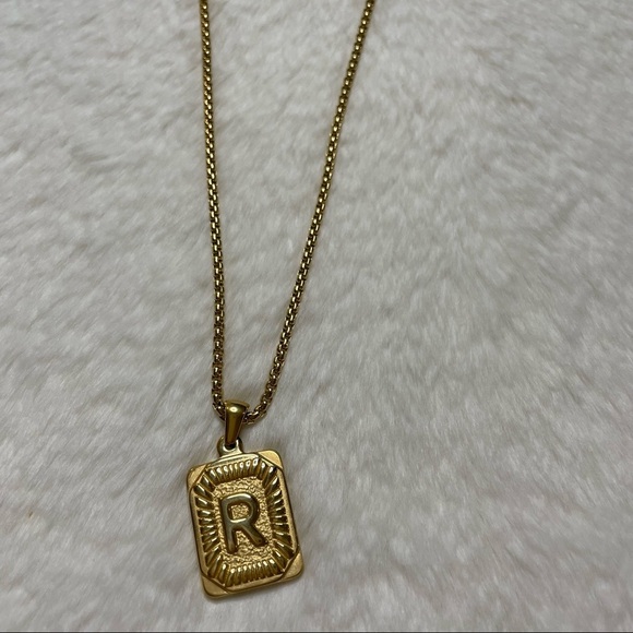 L, R Initial Necklace_Square Shape - Picture 6 of 7